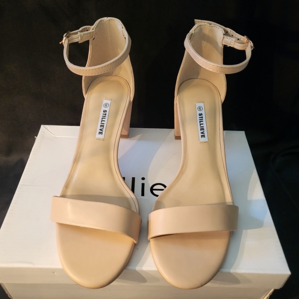 Size 6 Women's Nude High Heel